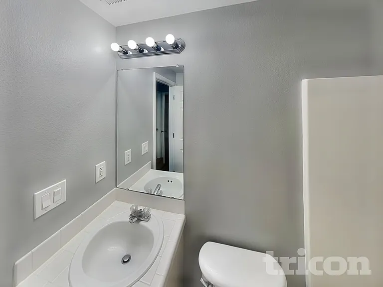 577 SW 207th Ave — Photo 13