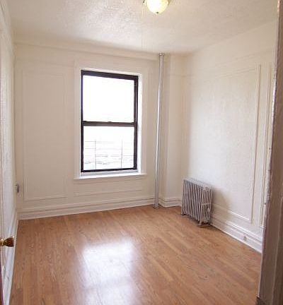 5th image of 1057 Hoe Ave APT 3A