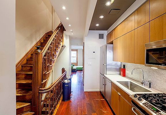 4th image of 30 W 123rd St #2