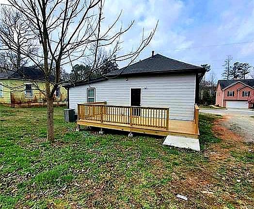 3rd image of 1785 Yellow St NW