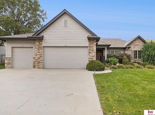718 S 196th Ave, Elkhorn, NE 68022