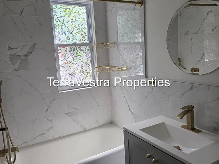 28 West Madison Avenue — Photo 1
