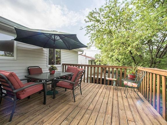 3rd image of 875 Beechmeadow Ln