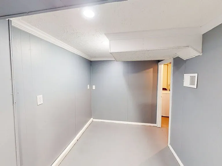 793 Wiltshire Rd — Photo 13