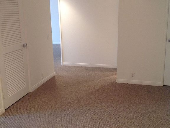 3rd image of 329 Bonair St Unit 1