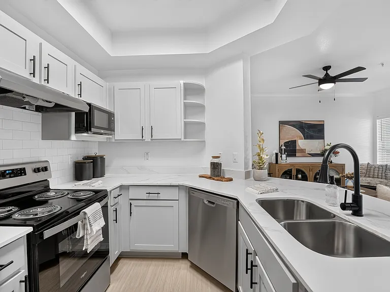 Stetson Apartments — Photo 12