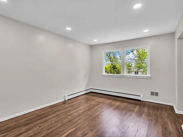 321 Marc Dr — Photo 24