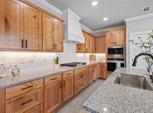 1900 Peacock Rd, Centerton, AR 72719