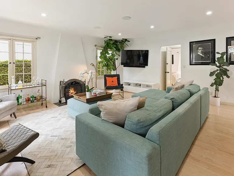 708 Westbourne Dr #1 — Photo 6