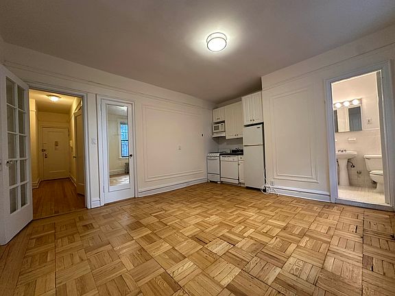 4th image of 146 W 79th St #2A