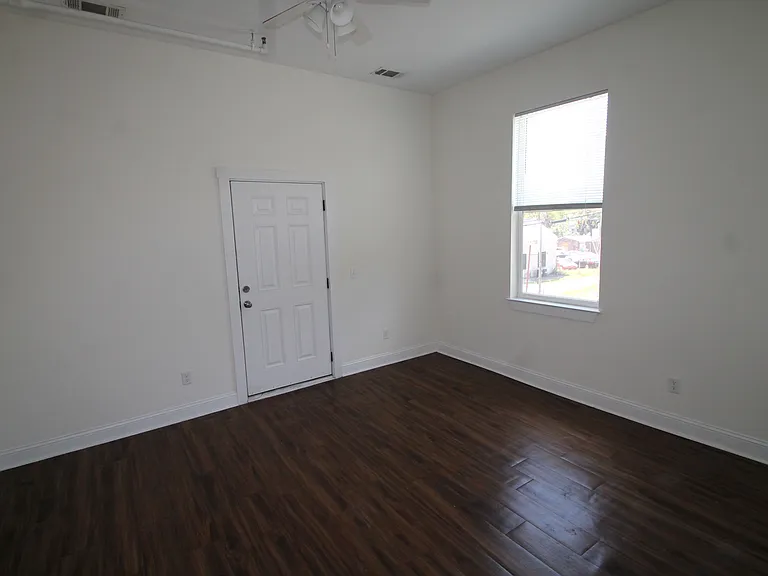 321 W 36th St #7 — Photo 3