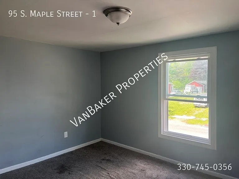 95 S Maple St #1 — Photo 11