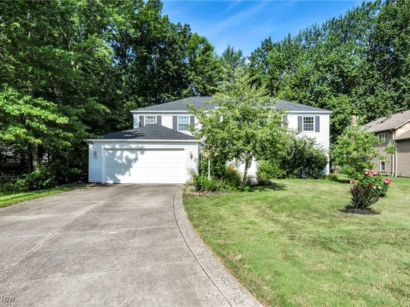 3844 Woodpath Trl, Westlake, OH 44145