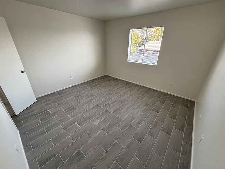 266 S 6th Ave — Photo 11