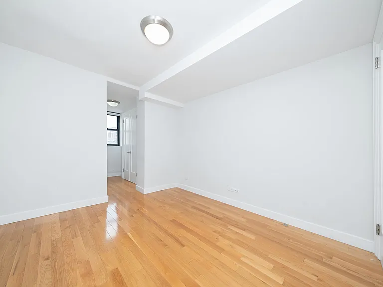 400 E 57th St #17L — Photo 12