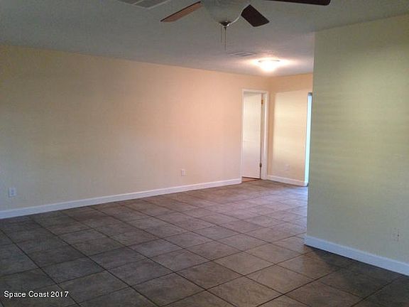 3rd image of 1334 Royal Birkdale Cir