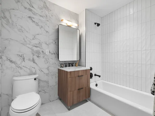 788 Willoughby Avenue image 5 of 10