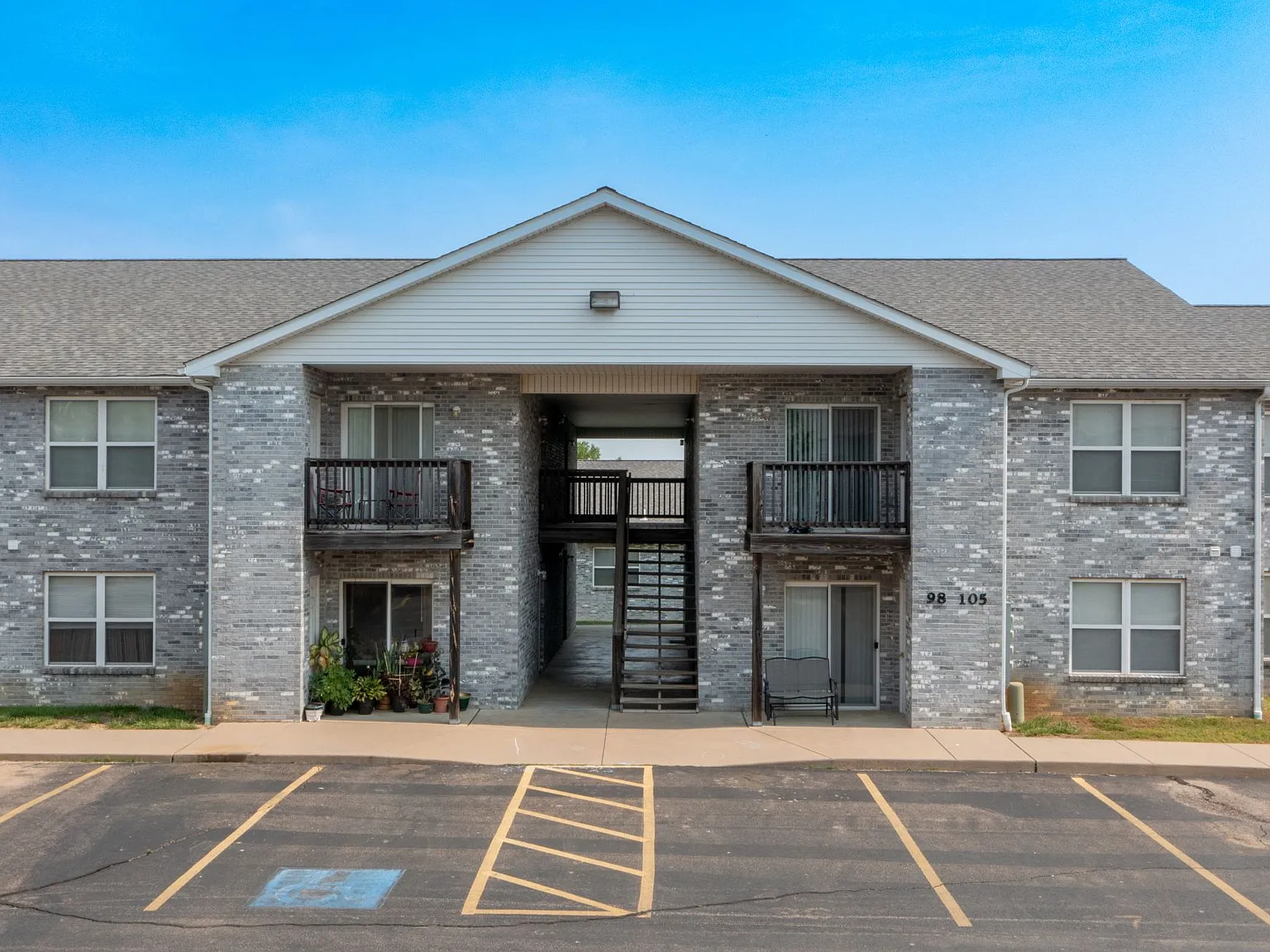 Arbor Ridge Apartments — Photo 2