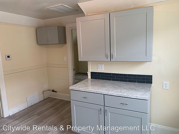 2nd image of 2825-A N Humboldt Blvd