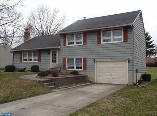210 Bentwood Dr, Delran, NJ 08075