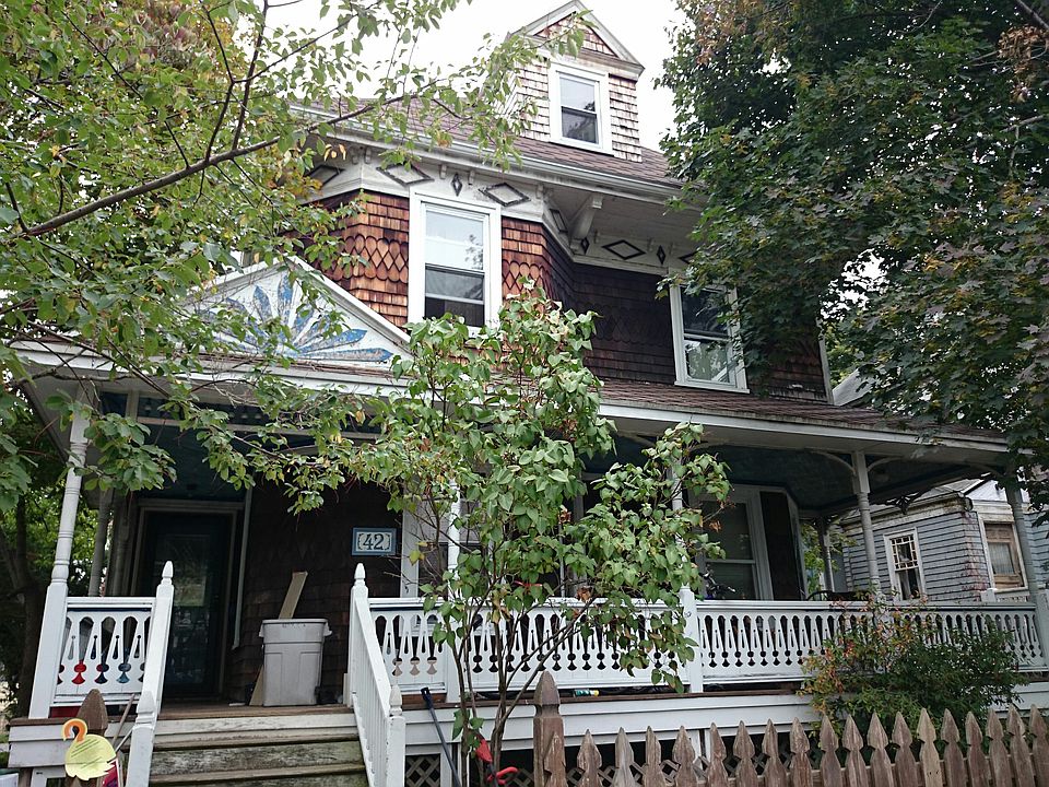 2nd image of 42 Milwood St