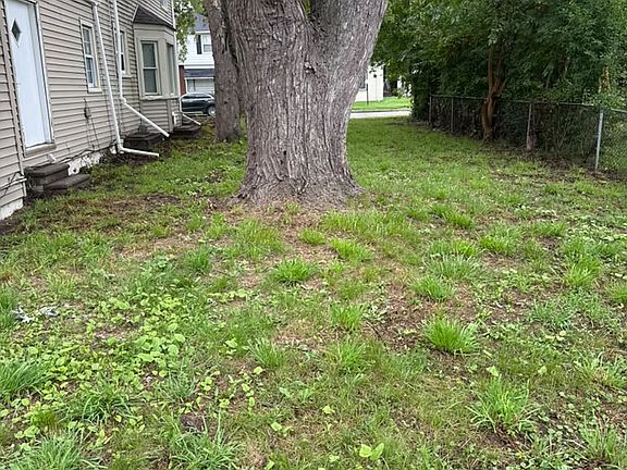 3rd image of 16779 Vaughan St