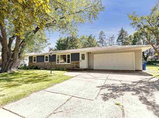 1275 Alice Dr, Green Bay, WI 54304