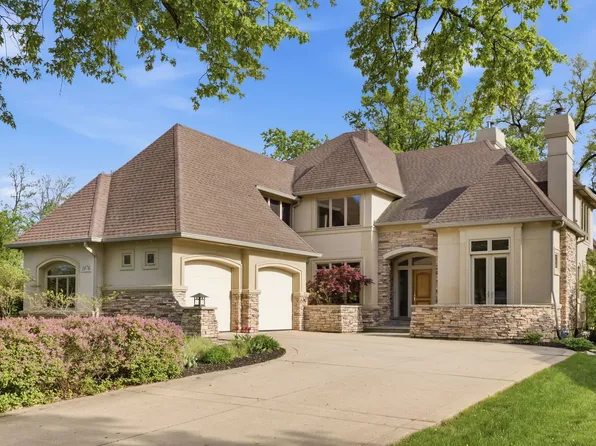 1076 Prairie Ave, Naperville, IL 60540