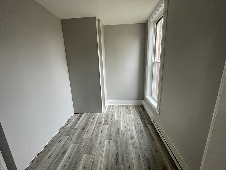 731 Madison Ave #1R — Photo 6