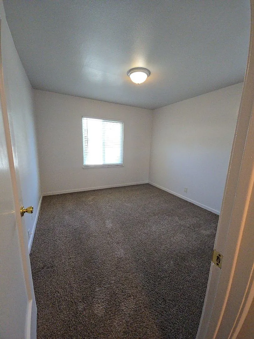 518 Carpenter St — Photo 1