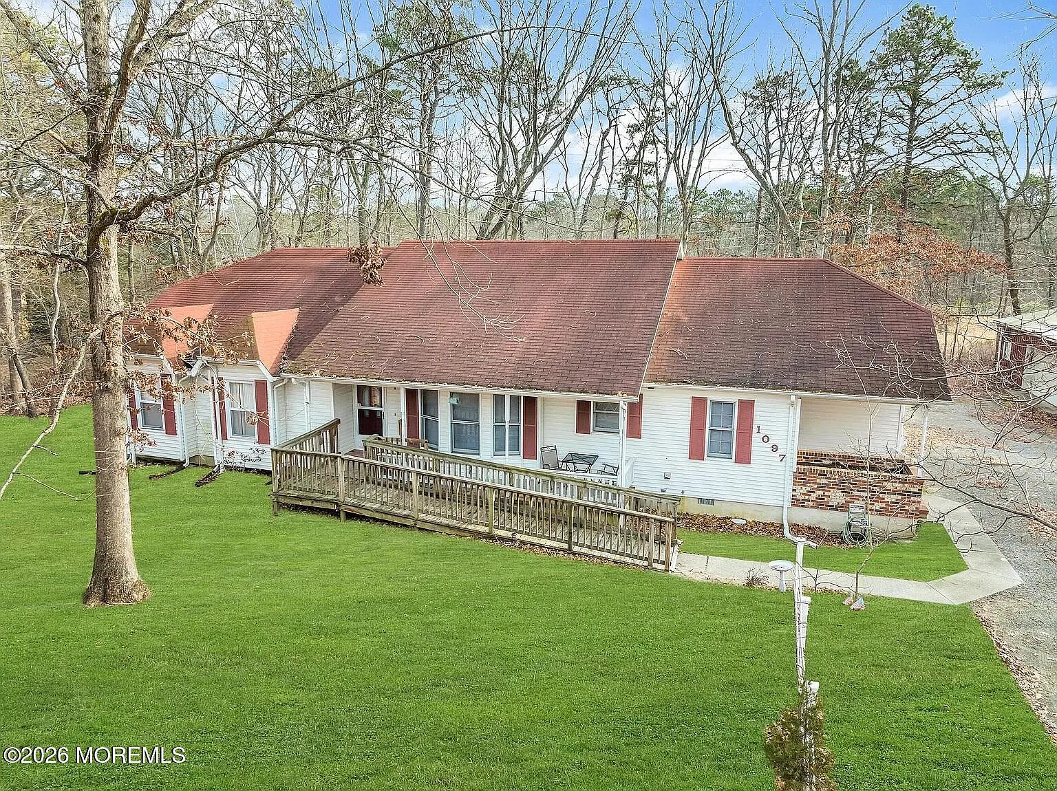 3 bed, 2.5 bath, 1922 sqft, $3,600 — Photo 2