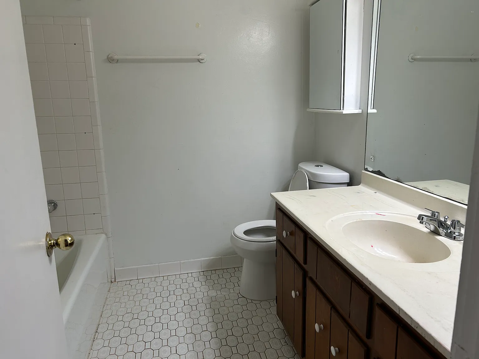 4 bed, 1932 sqft, $2,100 — Photo 3