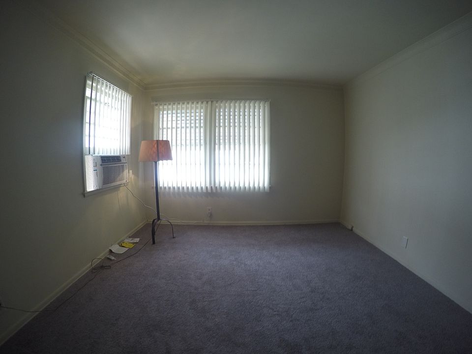 1st image of 11011 Sarah St