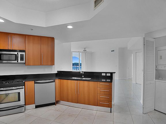 5th image of 191 SE 20 Avenue #614