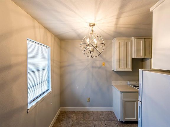 5th image of 10 E Davidson St APT 3