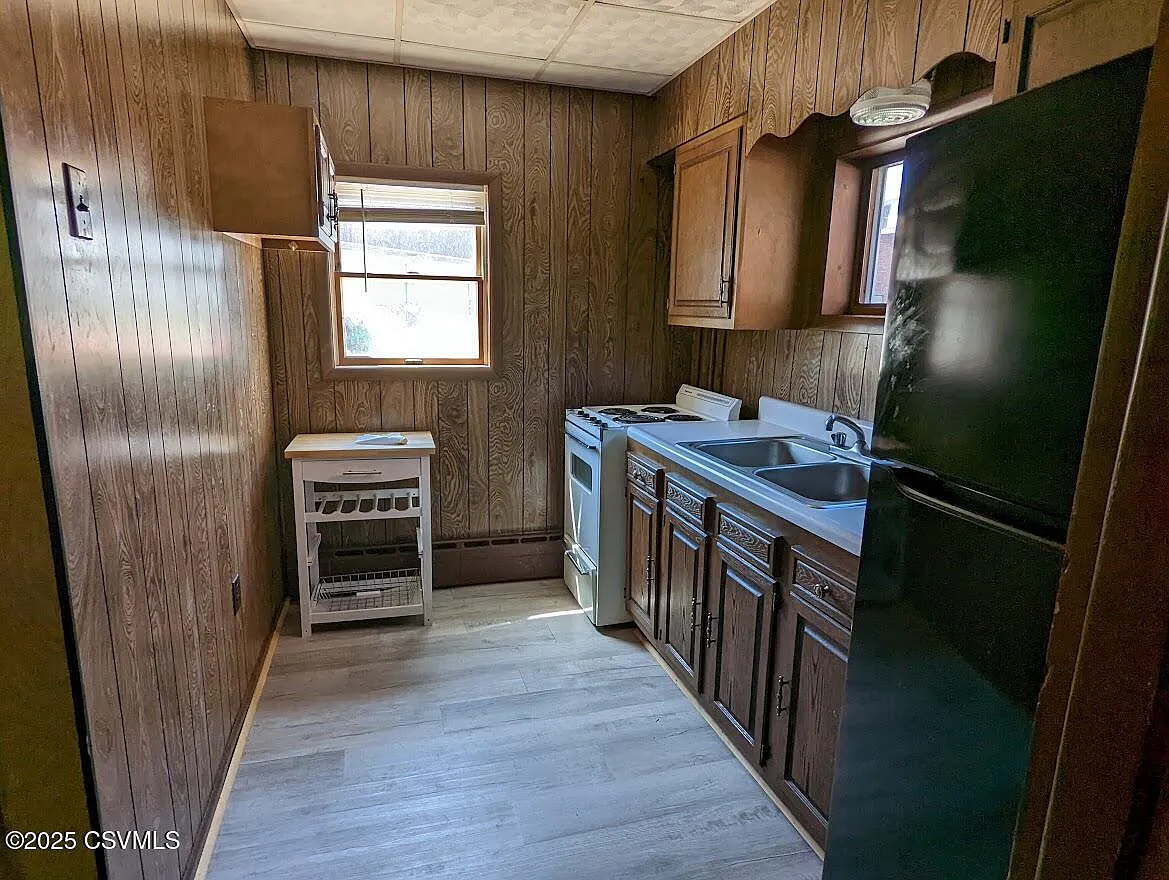 1 bed, 330 sqft, $650 — Photo 3