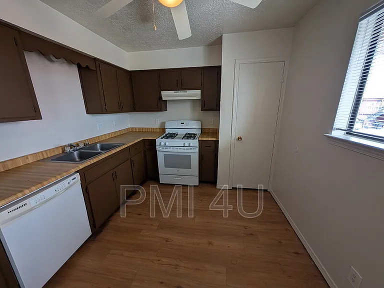 95 Darlene Rd SE #B — Photo 6