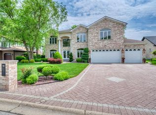 391 Crestwood Rd, Wood Dale, IL 60191