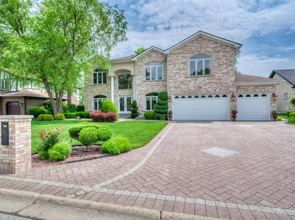 391 Crestwood Rd, Wood Dale, IL 60191