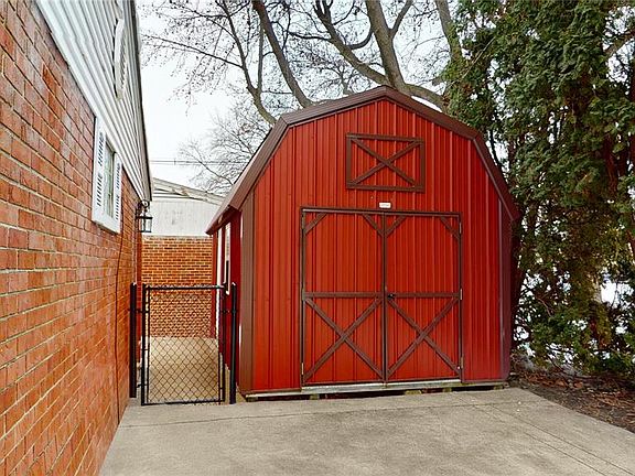 3rd image of 3100 Edgewood Ave
