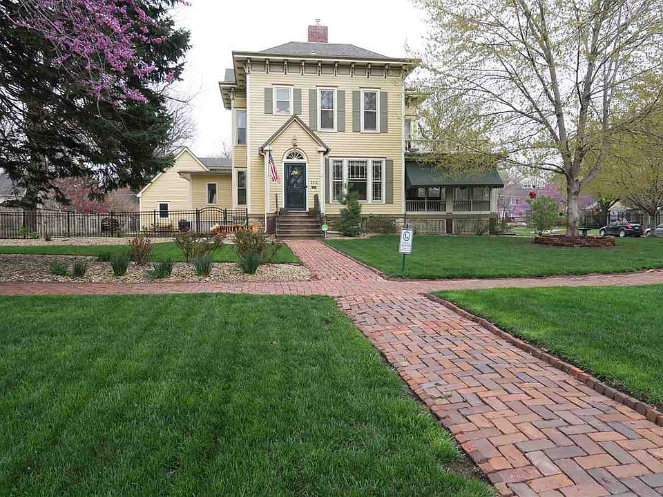 2nd image of 338 SW Woodlawn Ave