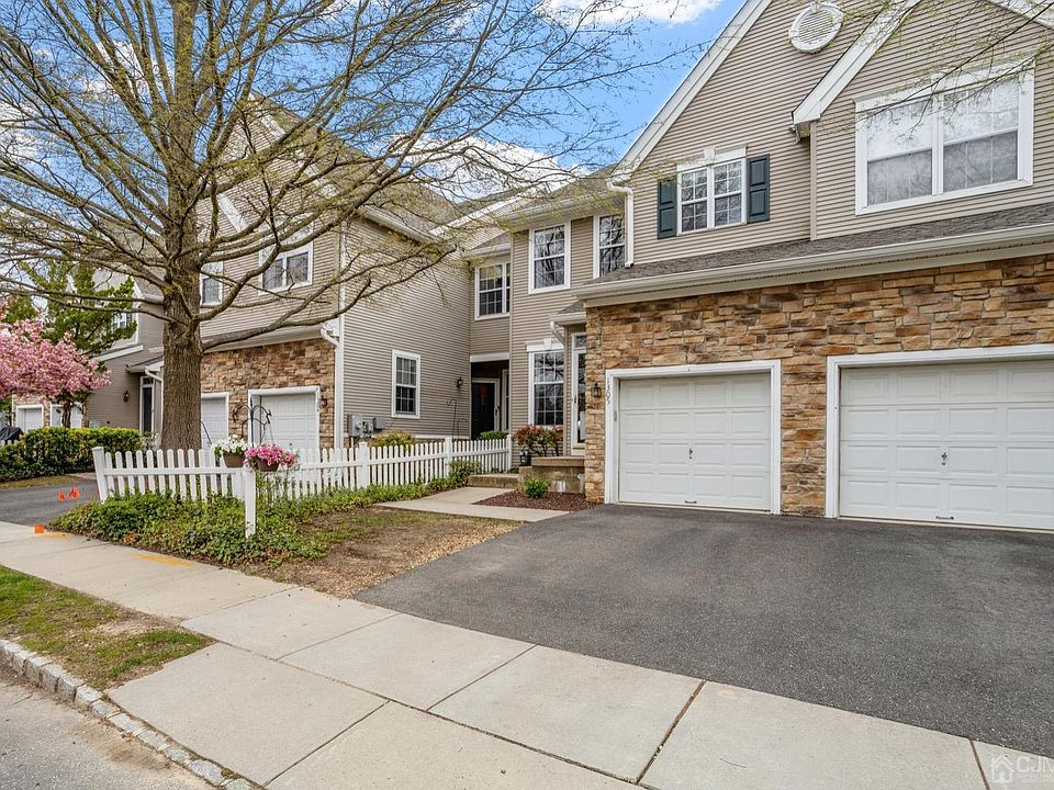 2nd image of 1305 Dahlia Cir