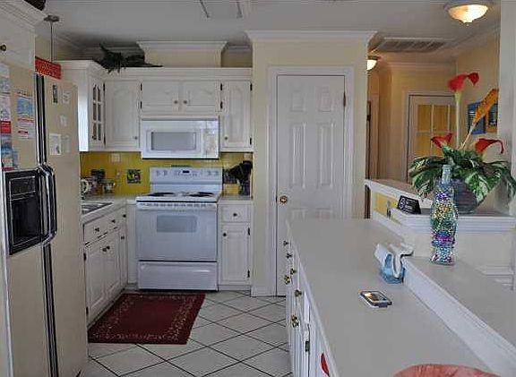 3rd image of 2554 Bridgeview Dr