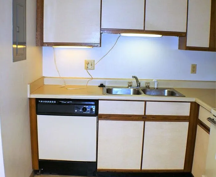 464 Peterson St — Photo 7