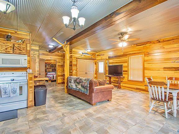 4th image of 420 County Road 575