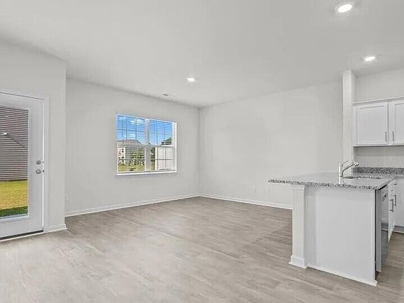 2nd image of 1201 Amethyst Way #4