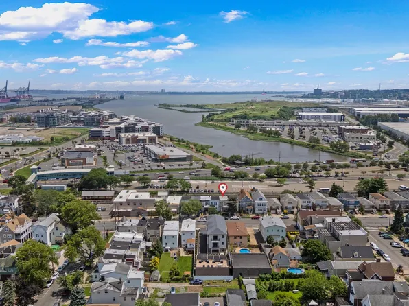 526 Avenue East image 16 of 18