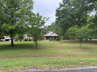 17 J M Carnell Rd, Poplarville, MS 39470