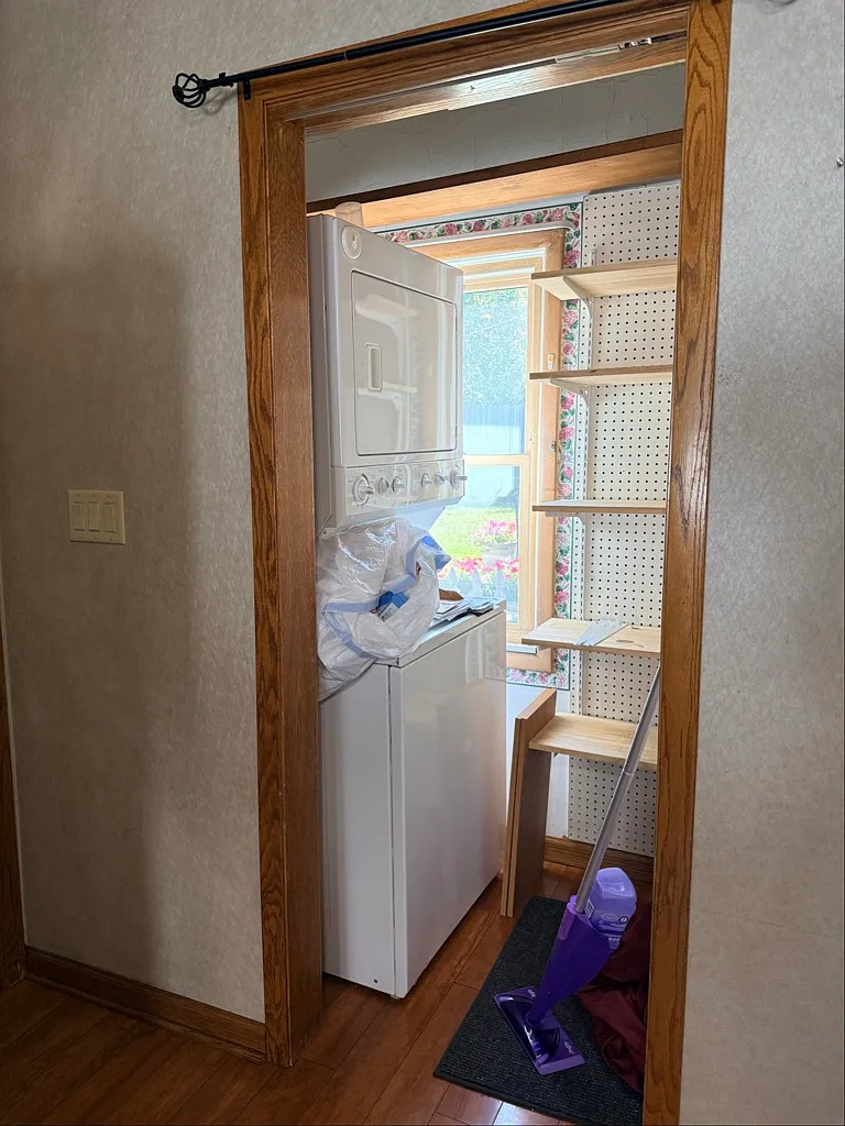 Charming Lower-Level 2BR with wall AC and In-Unit Laundry. — Photo 2