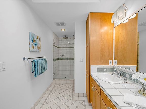5th image of 7928 SE 76th Street